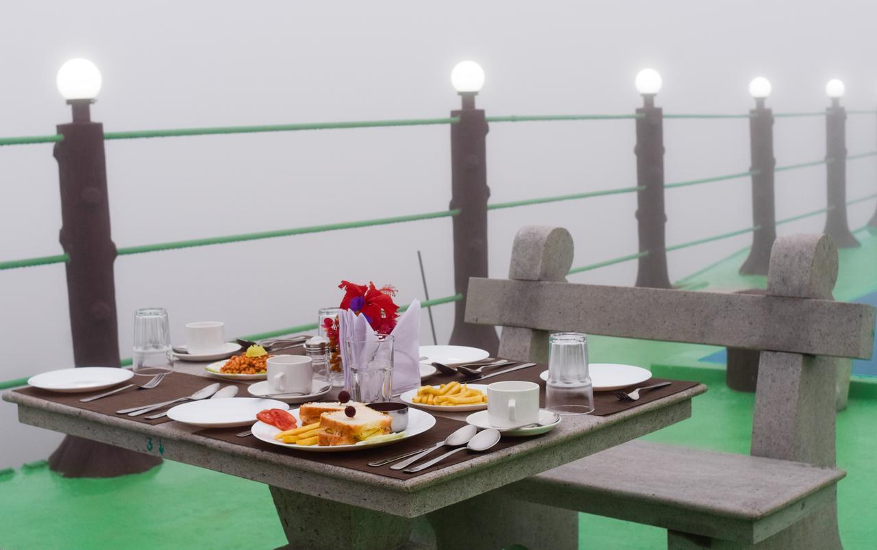 Отель Misty Hill Pirmed Экстерьер фото